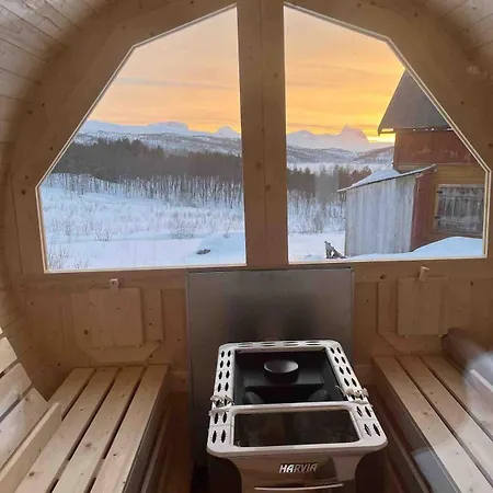 Cozy 1850s Timber And Sauna With Amazing View * 纳尔维克